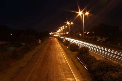 snelweg bij nacht